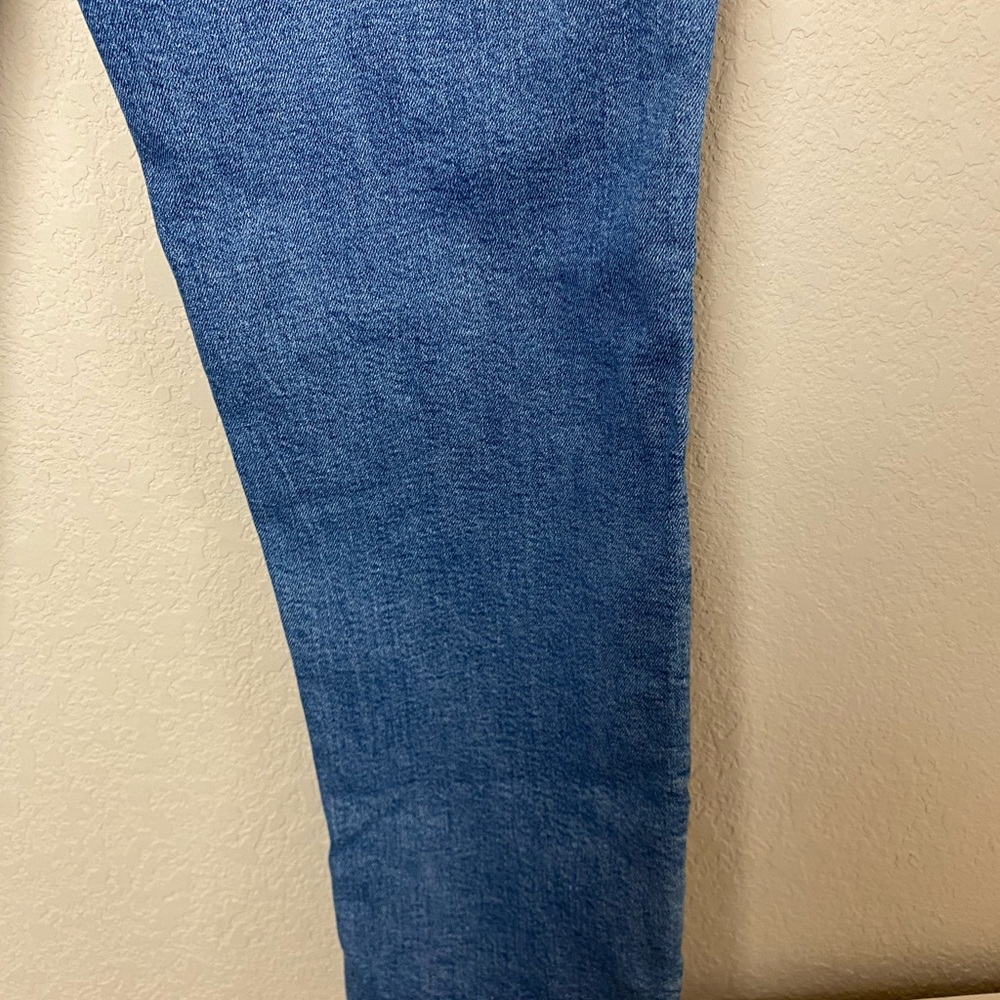 American Eagle 90’s Straight Medium Wash High Rise Relaxed Jeans Size 2 - Picture 6 of 14